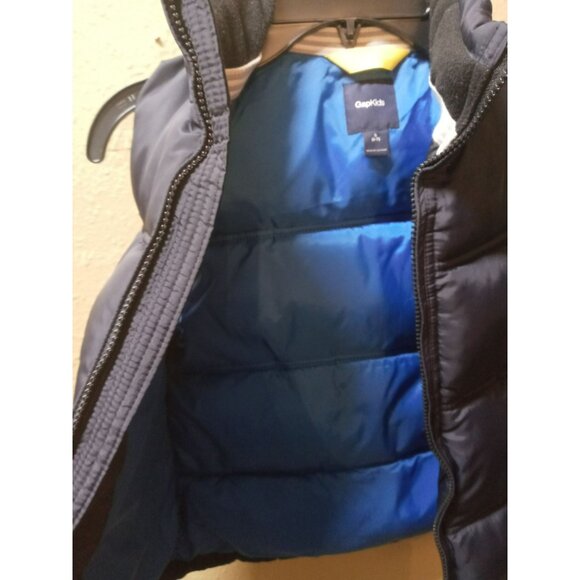 Gap Kids blue puffer vest size small 6 to 7 - Picture 2 of 4